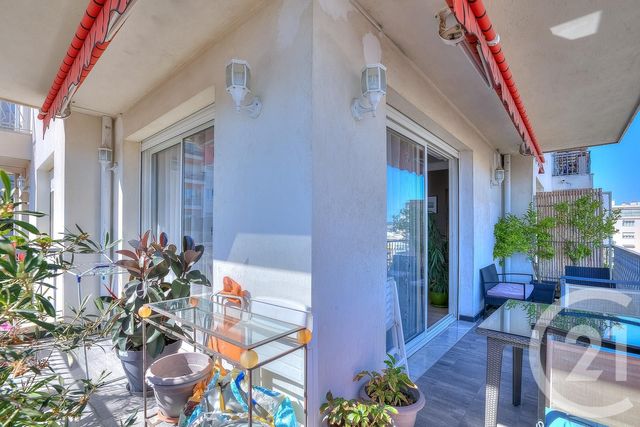 Afficher la photo en grand Appartement F4 à vendre - 4 pièces - 85.0 m2 - NICE - 06 - PROVENCE-ALPES-COTE-D-AZUR - Century 21 Cbs Immobilier
