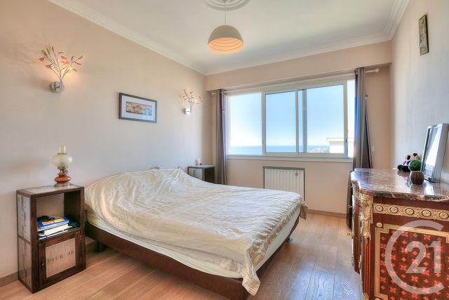Afficher la photo en grand Appartement F4 à vendre - 4 pièces - 85.0 m2 - NICE - 06 - PROVENCE-ALPES-COTE-D-AZUR - Century 21 Cbs Immobilier