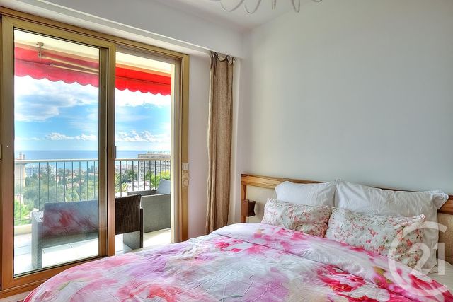 Afficher la photo en grand Appartement F3 à vendre - 3 pièces - 78.0 m2 - NICE - 06 - PROVENCE-ALPES-COTE-D-AZUR - Century 21 Cbs Immobilier