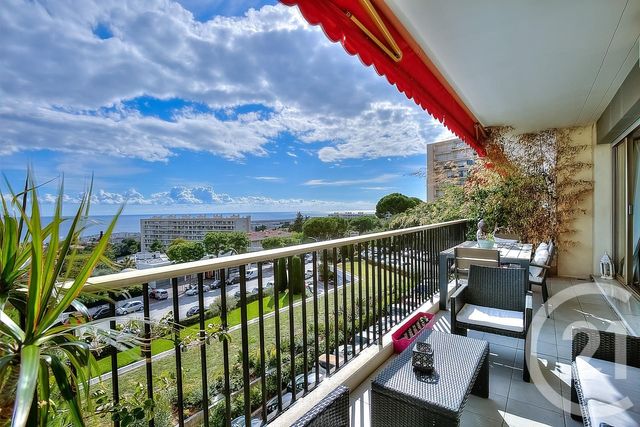 Afficher la photo en grand Appartement F3 à vendre - 3 pièces - 78.0 m2 - NICE - 06 - PROVENCE-ALPES-COTE-D-AZUR - Century 21 Cbs Immobilier