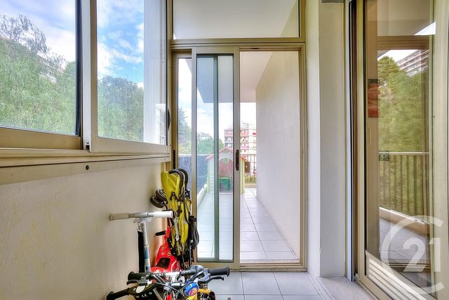 Afficher la photo en grand Appartement F3 à vendre - 3 pièces - 78.0 m2 - NICE - 06 - PROVENCE-ALPES-COTE-D-AZUR - Century 21 Cbs Immobilier