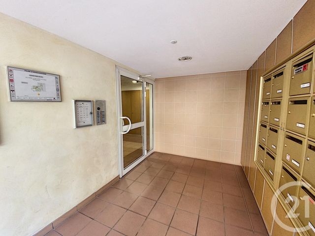 Afficher la photo en grand Appartement F3 à vendre - 3 pièces - 68.25 m2 - 06 - PROVENCE-ALPES-COTE-D-AZUR - Century 21 Cbs Immobilier