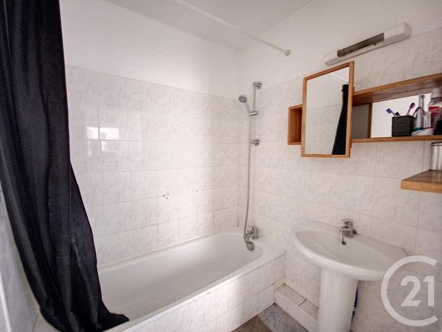Afficher la photo en grand Appartement F3 à vendre - 3 pièces - 68.25 m2 - 06 - PROVENCE-ALPES-COTE-D-AZUR - Century 21 Cbs Immobilier
