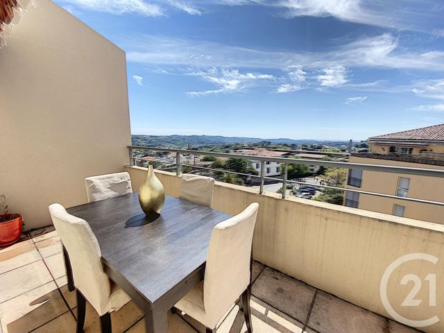 Afficher la photo en grand Appartement F3 à vendre - 3 pièces - 68.25 m2 - 06 - PROVENCE-ALPES-COTE-D-AZUR - Century 21 Cbs Immobilier