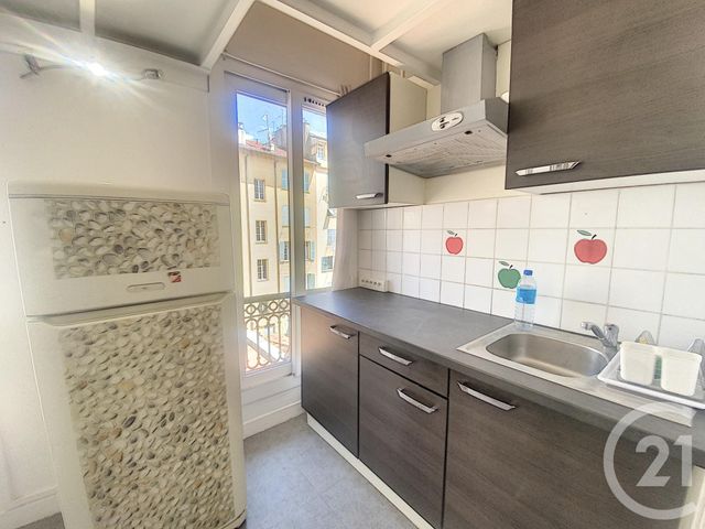 Afficher la photo en grand Appartement F1 à vendre - 1 pièce - 16.45 m2 - NICE - 06 - PROVENCE-ALPES-COTE-D-AZUR - Century 21 Cbs Immobilier