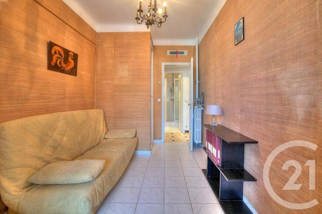 Afficher la photo en grand Appartement F3 à vendre - 3 pièces - 75.49 m2 - NICE - 06 - PROVENCE-ALPES-COTE-D-AZUR - Century 21 Cbs Immobilier