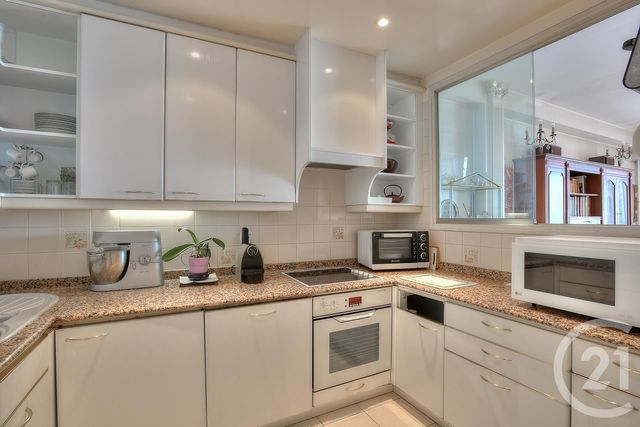 Afficher la photo en grand Appartement F3 à vendre - 3 pièces - 75.49 m2 - NICE - 06 - PROVENCE-ALPES-COTE-D-AZUR - Century 21 Cbs Immobilier