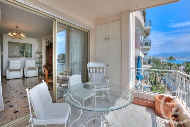 Afficher la photo en grand Appartement F3 à vendre - 3 pièces - 75.49 m2 - NICE - 06 - PROVENCE-ALPES-COTE-D-AZUR - Century 21 Cbs Immobilier