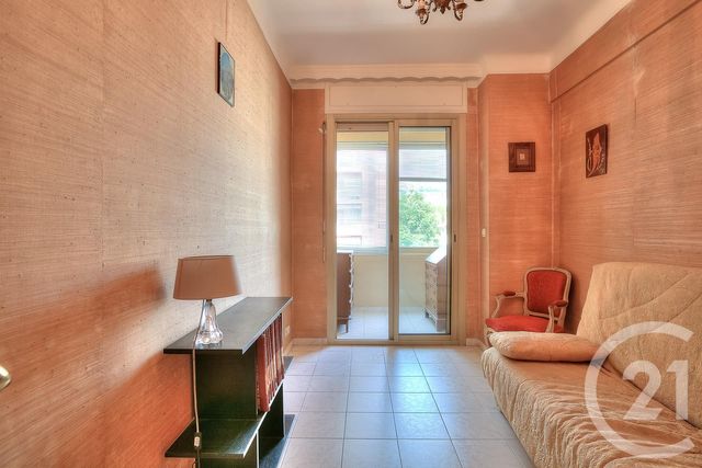 Afficher la photo en grand Appartement F3 à vendre - 3 pièces - 75.49 m2 - NICE - 06 - PROVENCE-ALPES-COTE-D-AZUR - Century 21 Cbs Immobilier