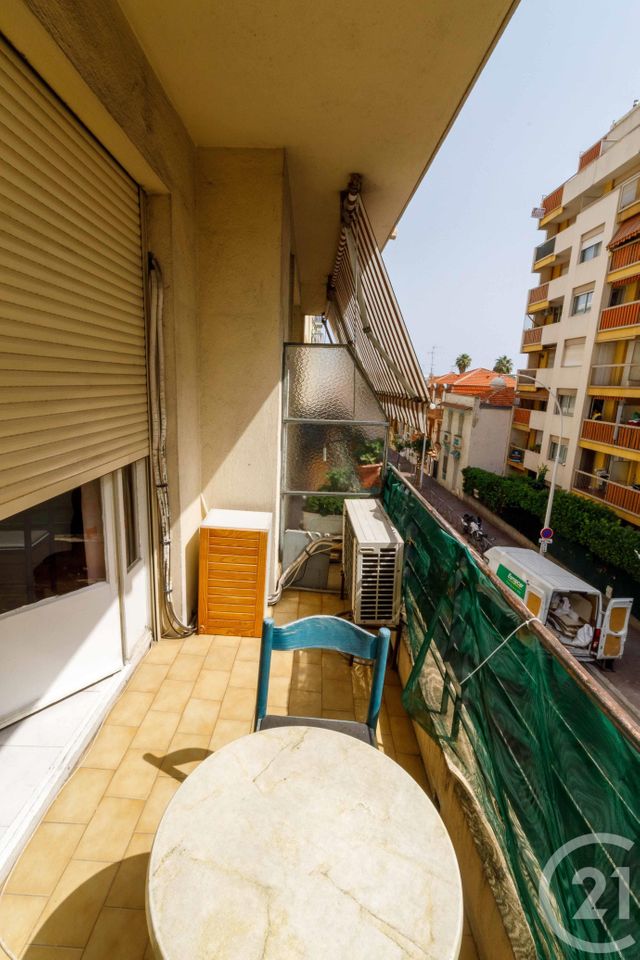 Afficher la photo en grand Appartement F2 à vendre - 2 pièces - 53.0 m2 - NICE - 06 - PROVENCE-ALPES-COTE-D-AZUR - Century 21 Cbs Immobilier