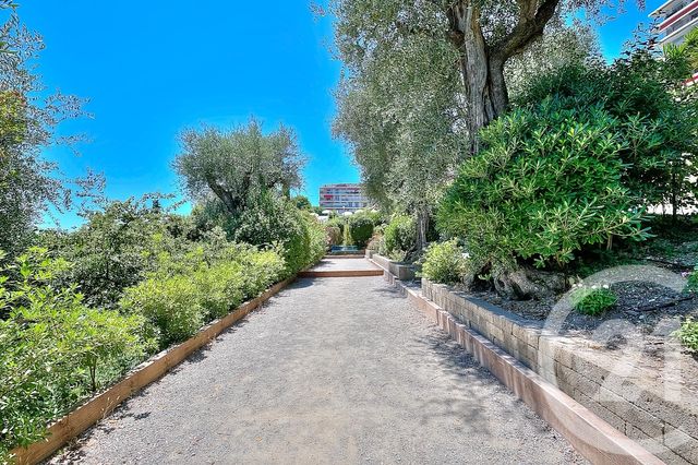 Afficher la photo en grand Appartement F3 à vendre - 3 pièces - 80.4 m2 - NICE - 06 - PROVENCE-ALPES-COTE-D-AZUR - Century 21 Cbs Immobilier