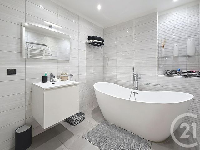 Appartement F4 à vendre - 4 pièces - 113.0 m2 - NICE - 06 - PROVENCE-ALPES-COTE-D-AZUR - Century 21 Cbs Immobilier