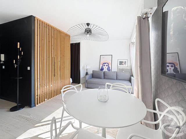 Afficher la photo en grand Appartement T1 à vendre - 1 pièce - 28.0 m2 - NICE - 06 - PROVENCE-ALPES-COTE-D-AZUR - Century 21 Cbs Immobilier