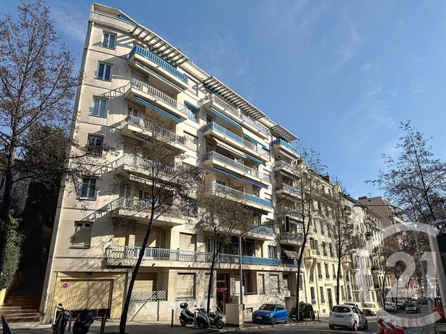 Afficher la photo en grand Appartement T1 à vendre - 1 pièce - 28.0 m2 - NICE - 06 - PROVENCE-ALPES-COTE-D-AZUR - Century 21 Cbs Immobilier