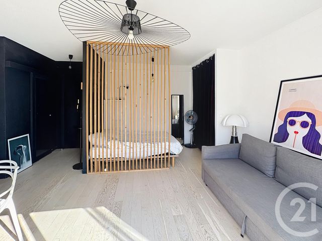 Afficher la photo en grand Appartement T1 à vendre - 1 pièce - 28.0 m2 - NICE - 06 - PROVENCE-ALPES-COTE-D-AZUR - Century 21 Cbs Immobilier