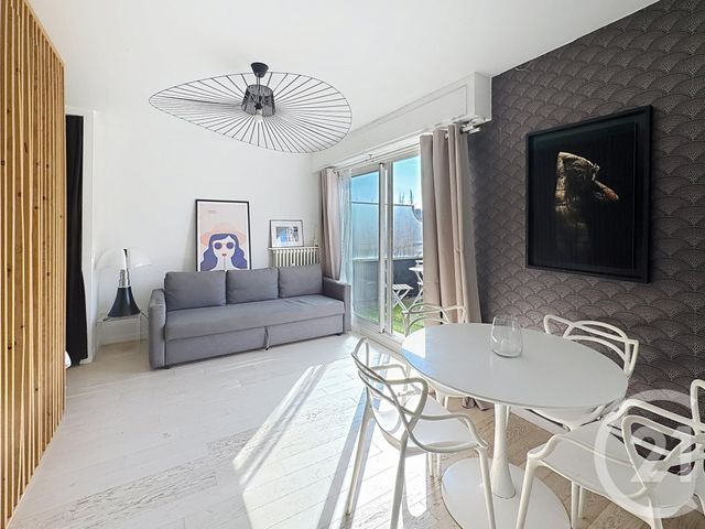 Afficher la photo en grand Appartement T1 à vendre - 1 pièce - 28.0 m2 - NICE - 06 - PROVENCE-ALPES-COTE-D-AZUR - Century 21 Cbs Immobilier