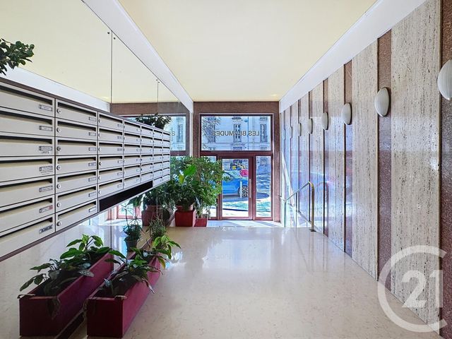 Afficher la photo en grand Appartement T1 à vendre - 1 pièce - 28.0 m2 - NICE - 06 - PROVENCE-ALPES-COTE-D-AZUR - Century 21 Cbs Immobilier