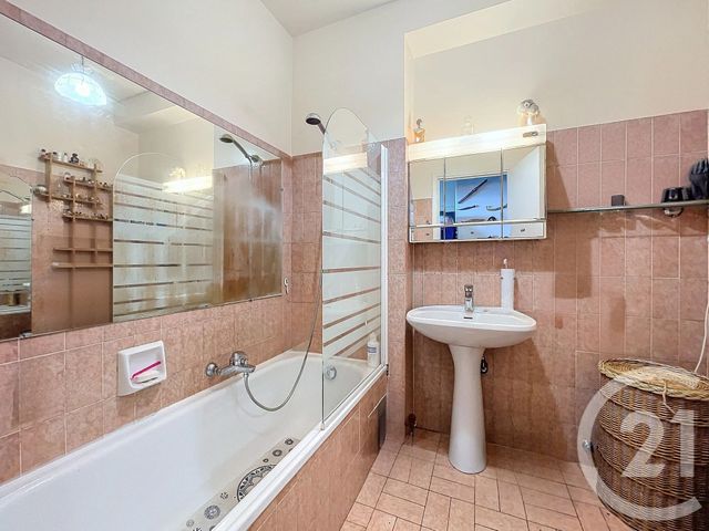 Afficher la photo en grand Appartement F4 à vendre - 4 pièces - 98.41 m2 - NICE - 06 - PROVENCE-ALPES-COTE-D-AZUR - Century 21 Cbs Immobilier