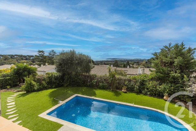 maison à vendre - 5 pièces - 137.75 m2 - VILLENEUVE LOUBET - 06 - PROVENCE-ALPES-COTE-D-AZUR - Century 21 Cbs Immobilier