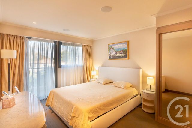 Afficher la photo en grand Appartement F4 à vendre - 4 pièces - 119.3 m2 - JUAN LES PINS - 06 - PROVENCE-ALPES-COTE-D-AZUR - Century 21 Cbs Immobilier