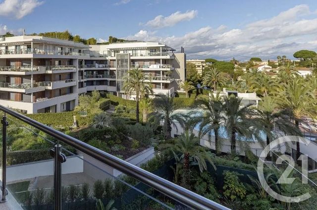 Appartement F4 à vendre - 4 pièces - 114.43 m2 - JUAN LES PINS - 06 - PROVENCE-ALPES-COTE-D-AZUR - Century 21 Cbs Immobilier