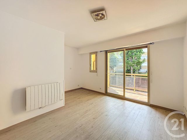 Appartement F1 à louer - 1 pièce - 26.0 m2 - NICE - 06 - PROVENCE-ALPES-COTE-D-AZUR - Century 21 Cbs Immobilier