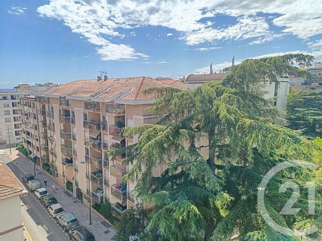Appartement F2 à vendre - 2 pièces - 54.18 m2 - CANNES - 06 - PROVENCE-ALPES-COTE-D-AZUR - Century 21 Cbs Immobilier