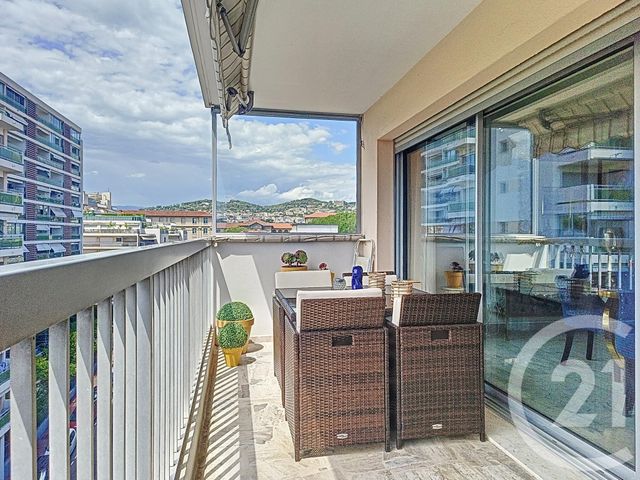 Appartement F2 à vendre - 2 pièces - 54.18 m2 - CANNES - 06 - PROVENCE-ALPES-COTE-D-AZUR - Century 21 Cbs Immobilier