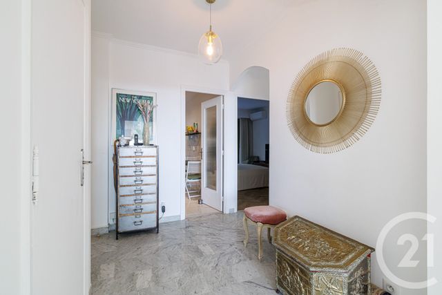Afficher la photo en grand Appartement F3 à vendre - 3 pièces - 77.59 m2 - NICE - 06 - PROVENCE-ALPES-COTE-D-AZUR - Century 21 Cbs Immobilier