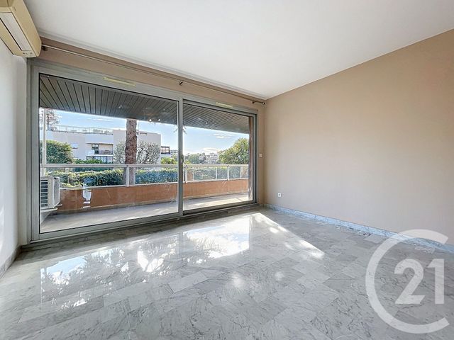 Afficher la photo en grand Appartement F4 à vendre - 4 pièces - 100.89 m2 - NICE - 06 - PROVENCE-ALPES-COTE-D-AZUR - Century 21 Cbs Immobilier