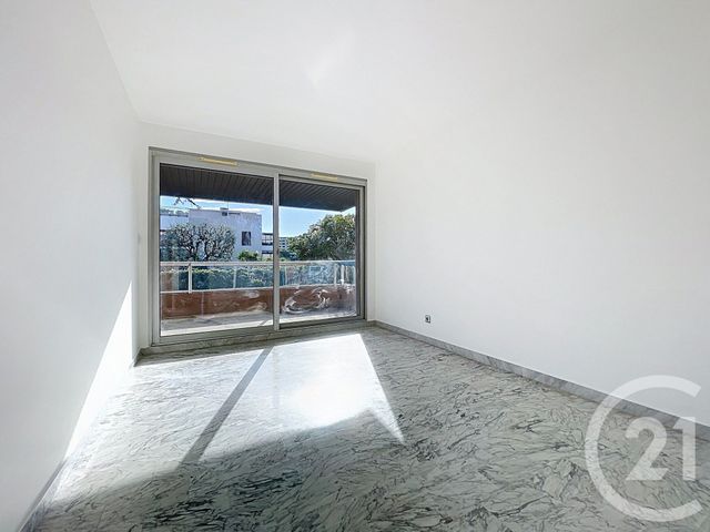 Afficher la photo en grand Appartement F4 à vendre - 4 pièces - 100.89 m2 - NICE - 06 - PROVENCE-ALPES-COTE-D-AZUR - Century 21 Cbs Immobilier