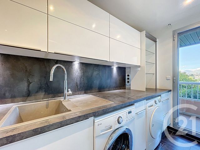 Afficher la photo en grand Appartement F4 à vendre - 4 pièces - 100.89 m2 - NICE - 06 - PROVENCE-ALPES-COTE-D-AZUR - Century 21 Cbs Immobilier