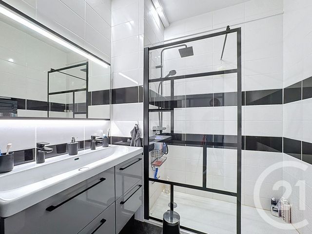 Appartement F3 à louer - 3 pièces - 89.0 m2 - NICE - 06 - PROVENCE-ALPES-COTE-D-AZUR - Century 21 Cbs Immobilier