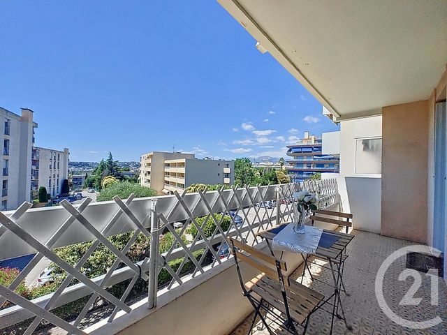 Afficher la photo en grand Appartement F5 à vendre - 5 pièces - 109.25 m2 - NICE - 06 - PROVENCE-ALPES-COTE-D-AZUR - Century 21 Cbs Immobilier