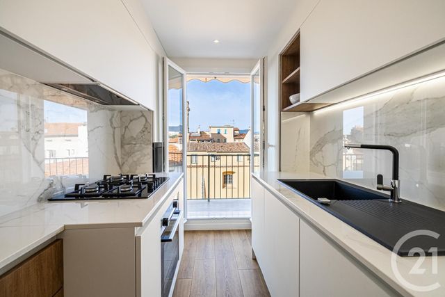 Appartement F3 à vendre - 3 pièces - 46.0 m2 - NICE - 06 - PROVENCE-ALPES-COTE-D-AZUR - Century 21 Cbs Immobilier