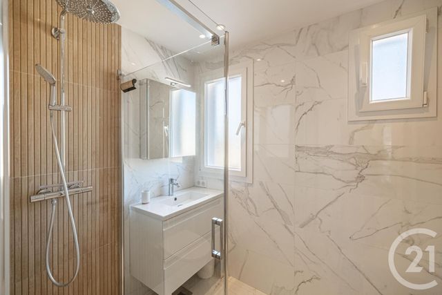 Appartement F3 à vendre - 3 pièces - 46.0 m2 - NICE - 06 - PROVENCE-ALPES-COTE-D-AZUR - Century 21 Cbs Immobilier