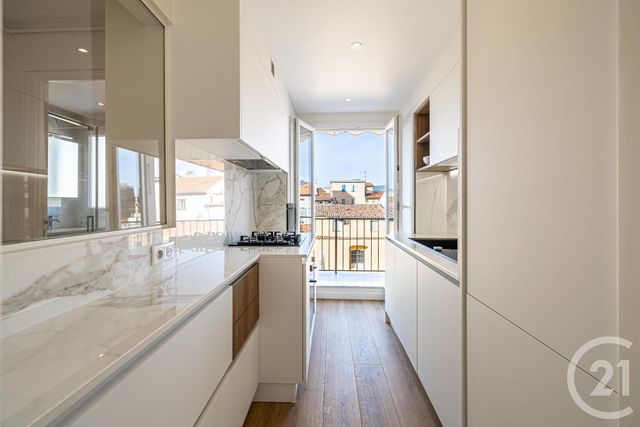 Appartement F3 à vendre - 3 pièces - 46.0 m2 - NICE - 06 - PROVENCE-ALPES-COTE-D-AZUR - Century 21 Cbs Immobilier