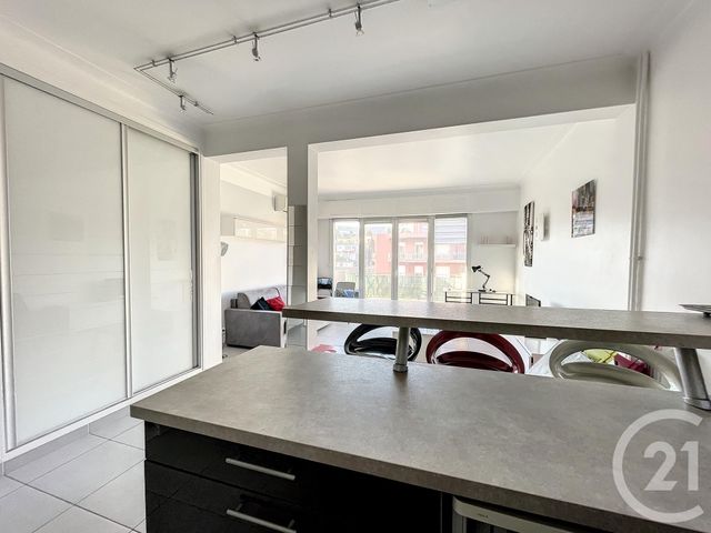 Appartement Studio à louer - 1 pièce - 40.0 m2 - NICE - 06 - PROVENCE-ALPES-COTE-D-AZUR - Century 21 Cbs Immobilier