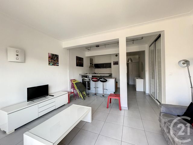 Appartement Studio à louer - 1 pièce - 40.0 m2 - NICE - 06 - PROVENCE-ALPES-COTE-D-AZUR - Century 21 Cbs Immobilier