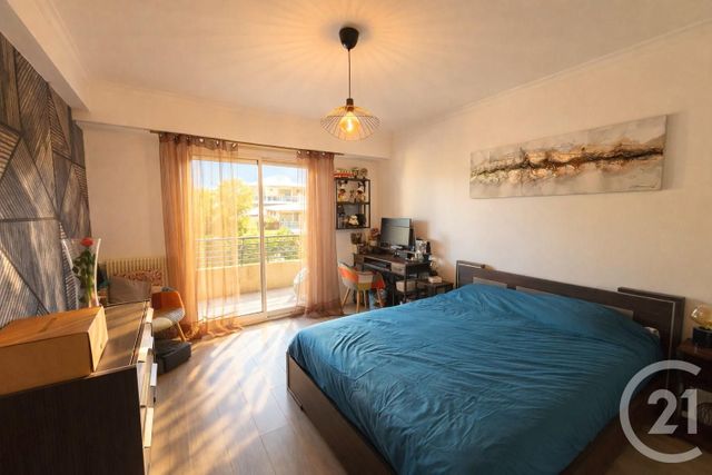 Appartement F4 à vendre - 4 pièces - 100.0 m2 - NICE - 06 - PROVENCE-ALPES-COTE-D-AZUR - Century 21 Cbs Immobilier