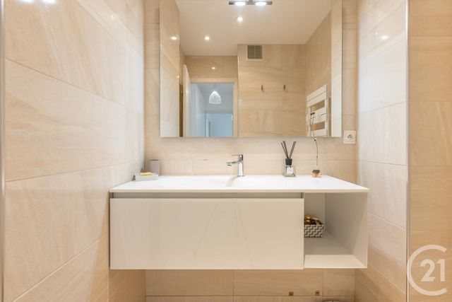 Appartement F2 à vendre - 2 pièces - 58.2 m2 - NICE - 06 - PROVENCE-ALPES-COTE-D-AZUR - Century 21 Cbs Immobilier