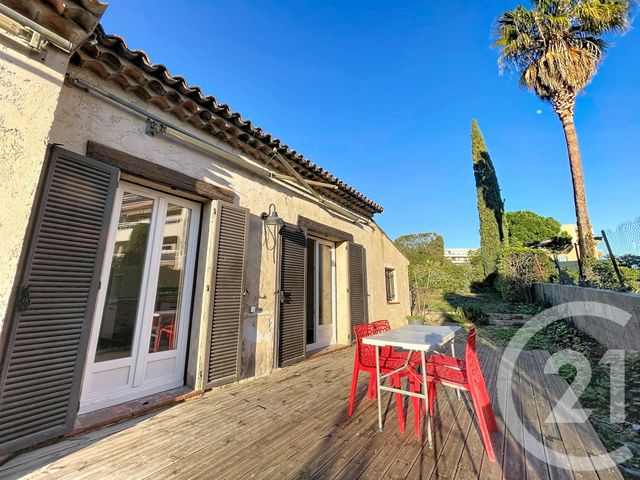 maison à vendre - 5 pièces - 119.0 m2 - ST LAURENT DU VAR - 06 - PROVENCE-ALPES-COTE-D-AZUR - Century 21 Cbs Immobilier