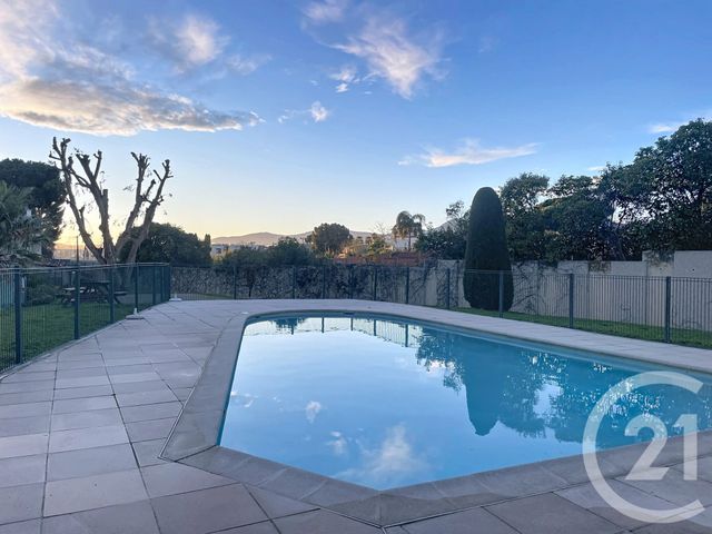 Appartement F4 à vendre - 4 pièces - 82.0 m2 - ST LAURENT DU VAR - 06 - PROVENCE-ALPES-COTE-D-AZUR - Century 21 Cbs Immobilier