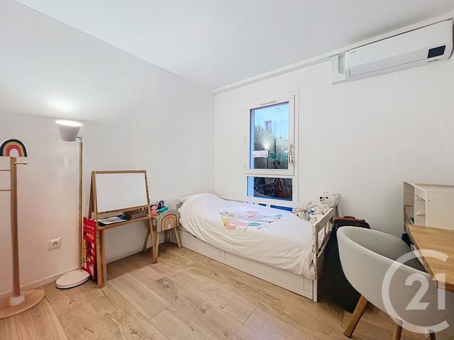 Appartement F4 à vendre - 4 pièces - 82.0 m2 - ST LAURENT DU VAR - 06 - PROVENCE-ALPES-COTE-D-AZUR - Century 21 Cbs Immobilier