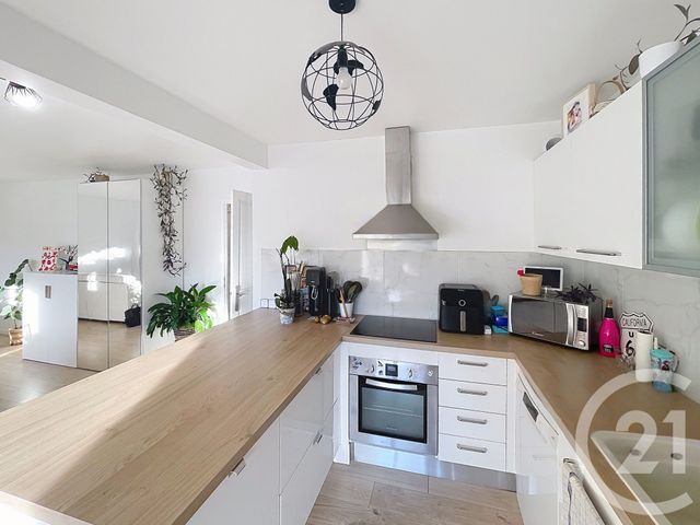 Appartement F4 à vendre - 4 pièces - 82.0 m2 - ST LAURENT DU VAR - 06 - PROVENCE-ALPES-COTE-D-AZUR - Century 21 Cbs Immobilier