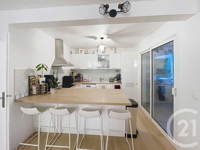 Appartement F4 à vendre - 4 pièces - 82.0 m2 - ST LAURENT DU VAR - 06 - PROVENCE-ALPES-COTE-D-AZUR - Century 21 Cbs Immobilier