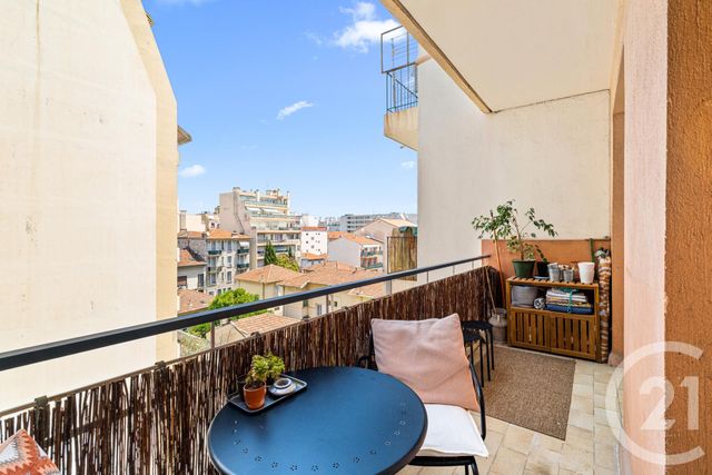 Appartement F3 à vendre - 3 pièces - 70.41 m2 - NICE - 06 - PROVENCE-ALPES-COTE-D-AZUR - Century 21 Cbs Immobilier