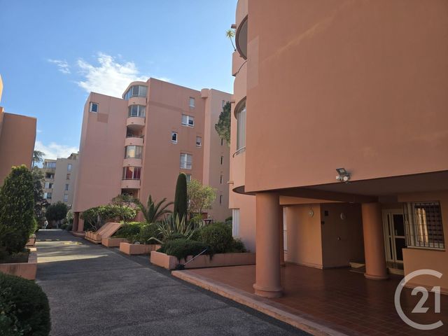 Appartement F3 à vendre - 3 pièces - 60.0 m2 - ST LAURENT DU VAR - 06 - PROVENCE-ALPES-COTE-D-AZUR - Century 21 Cbs Immobilier