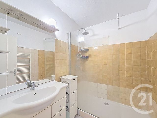 Appartement F3 à vendre - 3 pièces - 60.0 m2 - ST LAURENT DU VAR - 06 - PROVENCE-ALPES-COTE-D-AZUR - Century 21 Cbs Immobilier