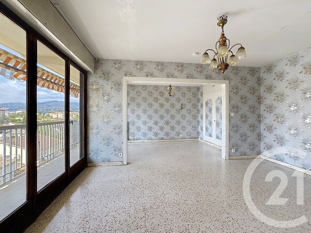 Appartement F4 à vendre - 4 pièces - 84.0 m2 - CANNES LA BOCCA - 06 - PROVENCE-ALPES-COTE-D-AZUR - Century 21 Cbs Immobilier